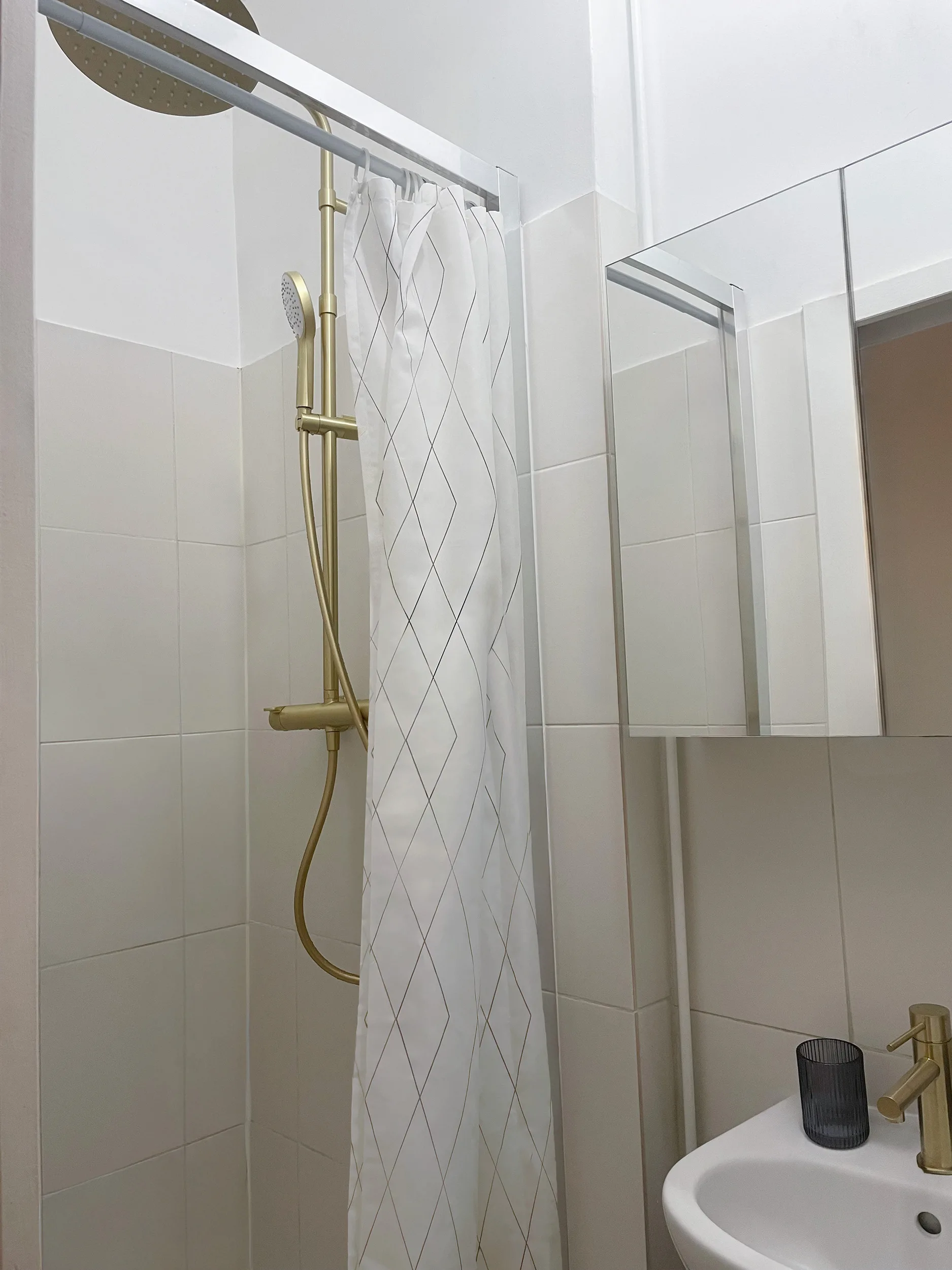 Image douche avec rideau paris 12